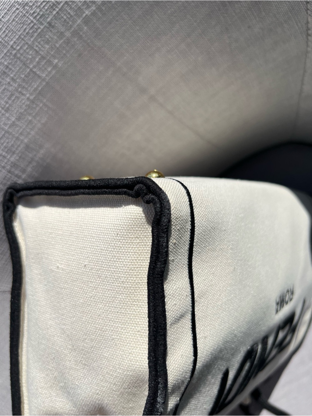 Fendi Large Roma Lea Tote Bag - Picture 12 of 13